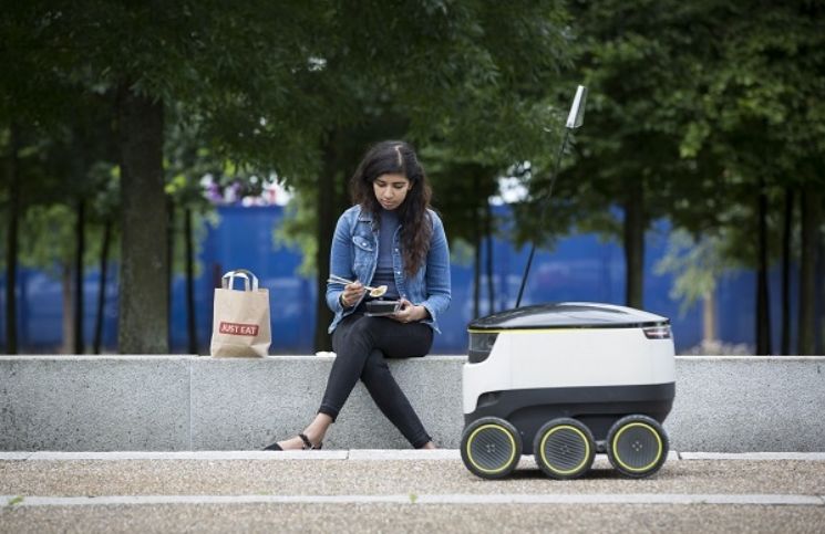 Londra’da Robotlarla Yemek Teslimatı Başladı